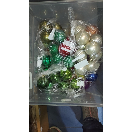 589 - Selection Of Christmas Baubles