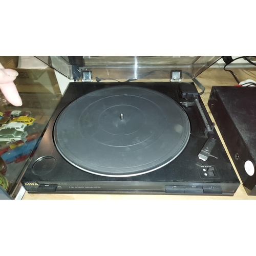 662 - Aiwa PX-E88 Turntable