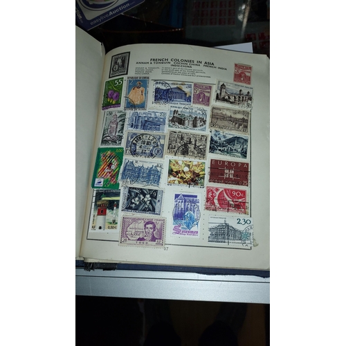 397 - The Quick Change Illustrated Stamp Album With Loose Leaves