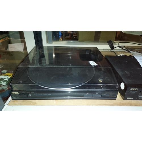 662 - Aiwa PX-E88 Turntable