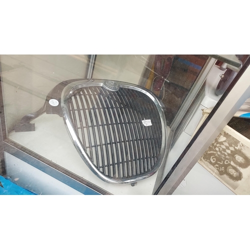 680 - Plastic Jaguar S-Type Front Grille