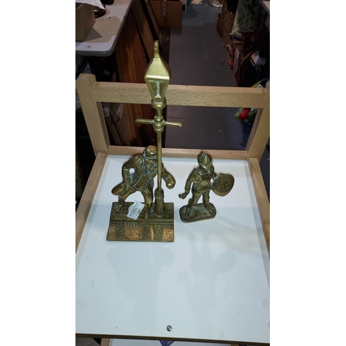 187 - 2 Heavy Brass Ornaments, Man Against Lamp Post And Knight