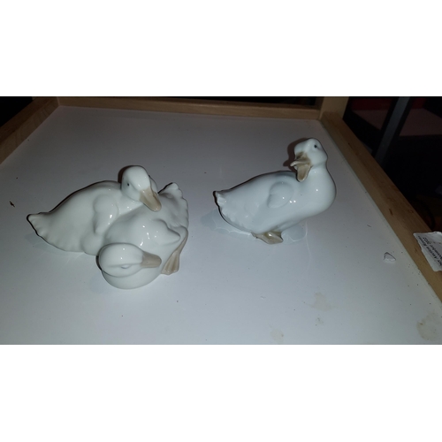 253 - Vintage Nao Lladro Duck Looking Back Figurine Plus Nao Two Ducks Figurine