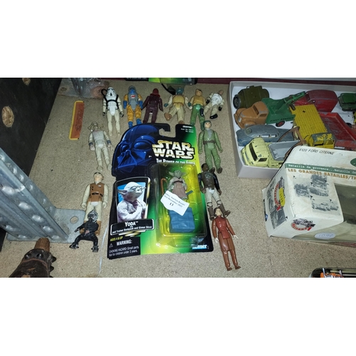 13 - 14 Star Wars Figures, 2 In Boxes