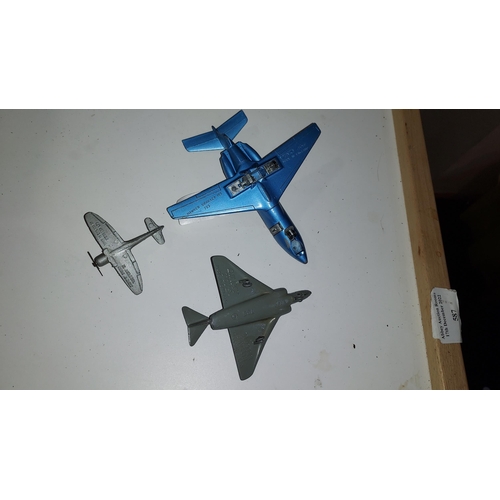 181 - Dinky Tempest 2 Plane Miniature, Dinky Gloster Javelin Plane No.735 And Dinky Hawker Siddeley 125 No... 