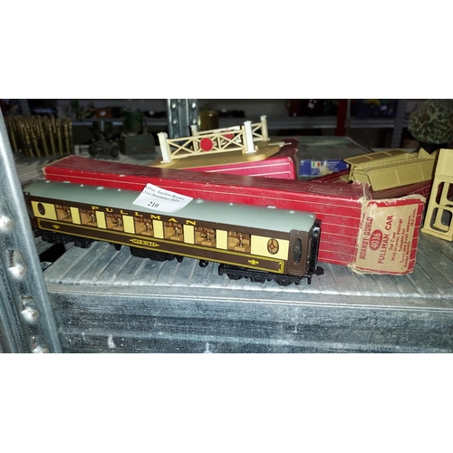 210 - Hornby Railway Accessories Including Bridge, Pullman Carriage, No.1 Buffer Stop And A Level Crossing... 