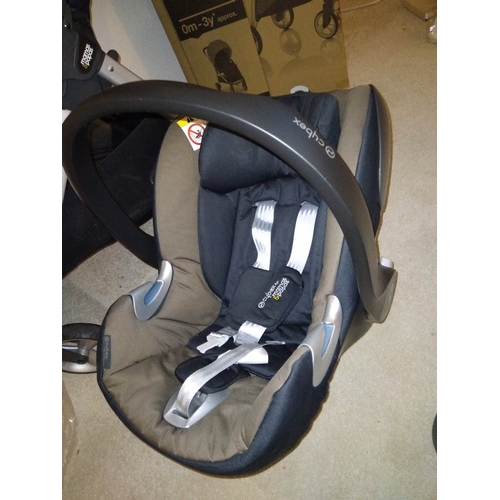 31 - Mamas & Papas Armadillo Flip XT 3 Piece Travel System Including Raincover Plus Cybex Car Seat, With ... 