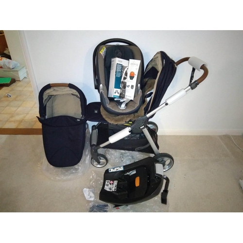 35 - Mamas & Papas Armadillo Flip XT 3 Piece Travel System Including Raincover Plus Cybex Car Seat, With ... 