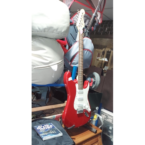 64 - Elevation 6 String Electric Guitar, With Bag, Cable And Blues DVD. Stand Not Included