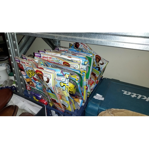 201 - Approximately 25 Children'S Magazines With Toys