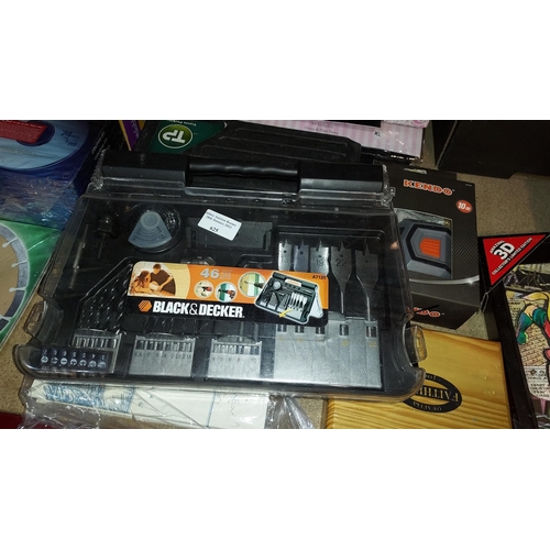 624 - Black & Decker Drill Set