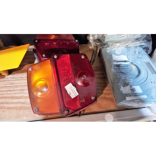 731 - 1970s Ford D-Series Lorry Rear Lights