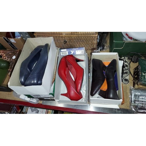 135 - 6 Pairs Of Ladies Shoes