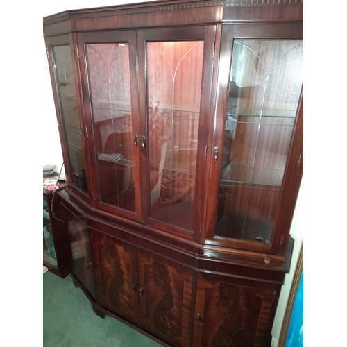 745 - Late 20th Century Mahogany Display Case With Built In Light