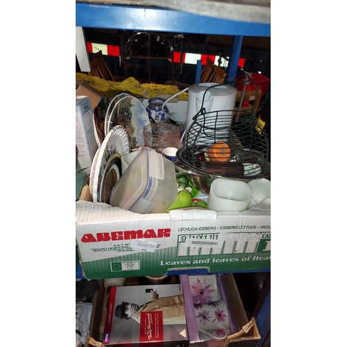 683 - Box Of Kitchen Items Etc