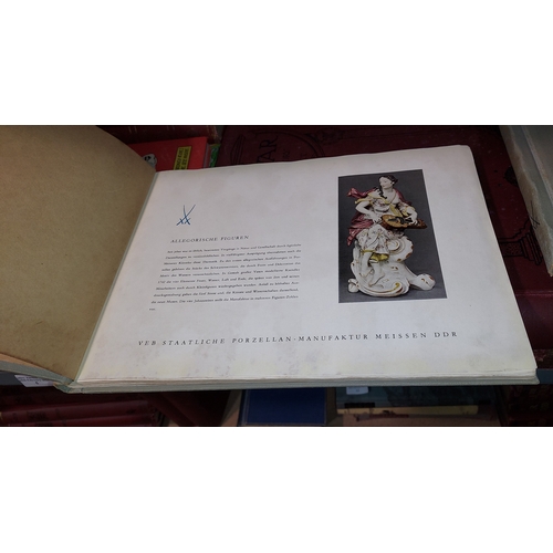 9a - 2 1960's Books On Meissen (Dresden) Porcelain & China Filled With Colour Pictures Of Figures