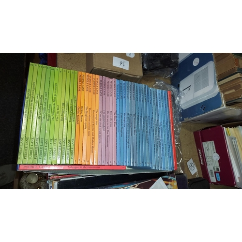 142 - Box Of Approximately 40 Ladybird Books