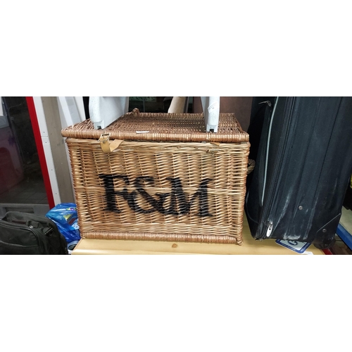 89 - Fortrum & Mason Wicker Basket