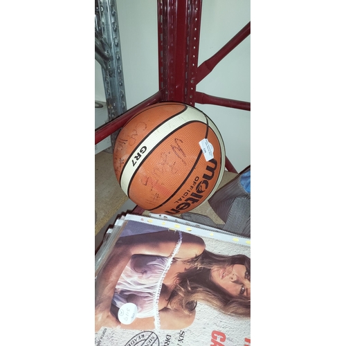 239 - Game Signed Molten Basketball Gr 7