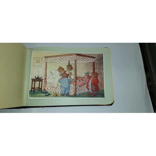 407 - Autograph Books With Cuttings And Vintage Postcards