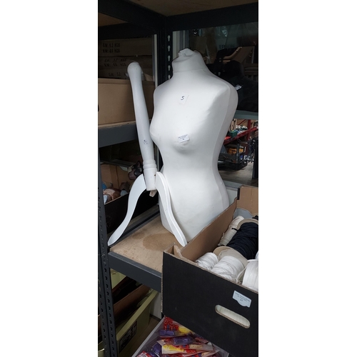 66 - Mannequin Base Needs T L C