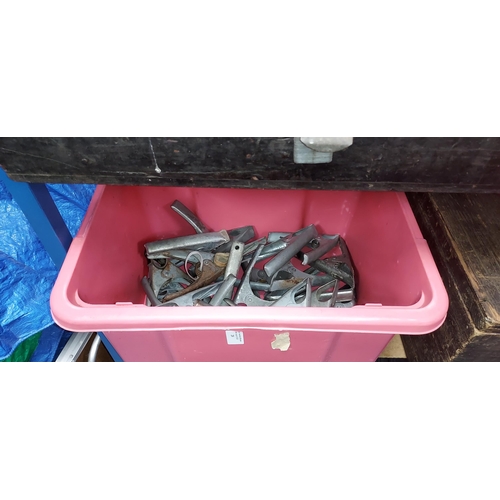 20 - Storage Box With 25 Large Market Stall Metal Clips