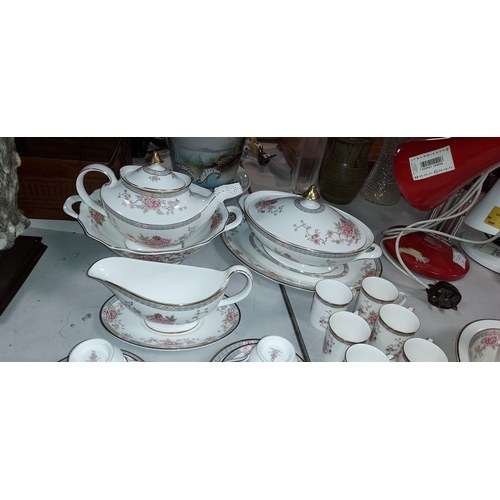 456 - Royal Doulton Canton Patterned Dinner/Tea Service