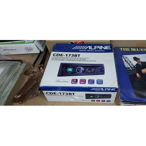 152 - Alpine Cde-173BT CD/USB Receiver With Bluetooth In Box