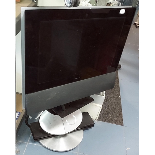 96 - Bang And Olufsen TV With Beocentre 2 Master Unit And Accessories. Untested.