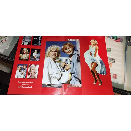 582 - Marilyn Monroe Souvenier Book With 6 Replica Postcards