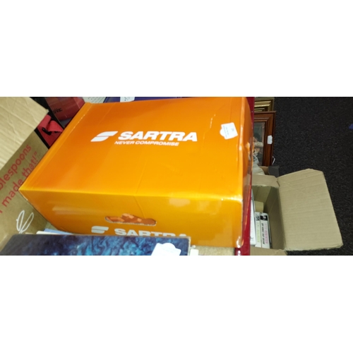 162 - Pair Of Unused Sartra Safety Boots Size 13 In Box