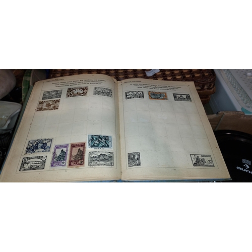 562 - Box File With Old Stamp Albums And Stamps