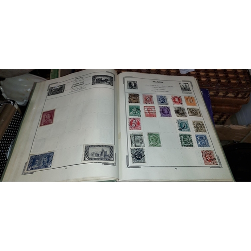 562 - Box File With Old Stamp Albums And Stamps