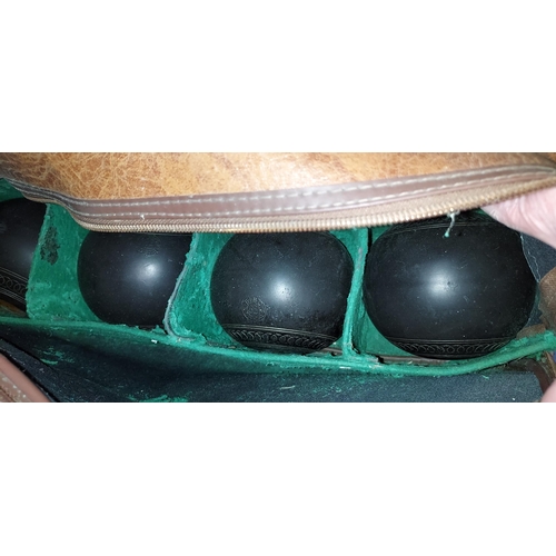 617 - Set Of 4 Jaques Of London Bowls In Case