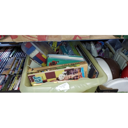 78 - Box  Childrens Books And Toys Including A Small Amount Of Large Lego Blocks Plus Knex Style