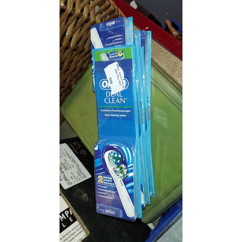 598 - 6 X Oral B Dual Clean Heads