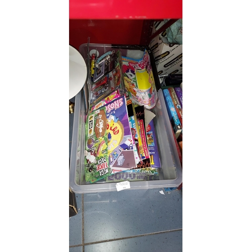 616 - Box Of Children'S Magazines With Toys