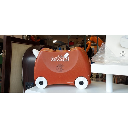 83 - Gruffalo Trunki Suitcase