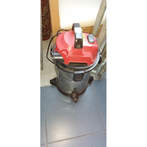 42 - Einhell Hoover No Hose Untested