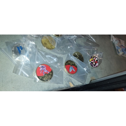 340 - 14 Pokemon & Disney Coins With Pictures