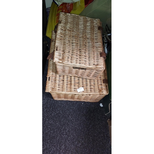 178 - 2 Picnic Baskets One Small One Medium