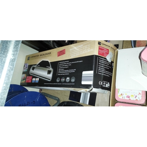 218 - Laminator In Box With 2 Packs Of Pouches