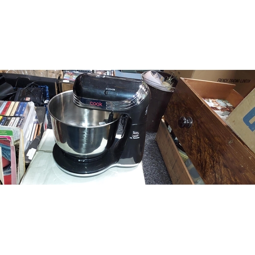 226 - Unused EffiCook Food Mixer With Tools And Bowl