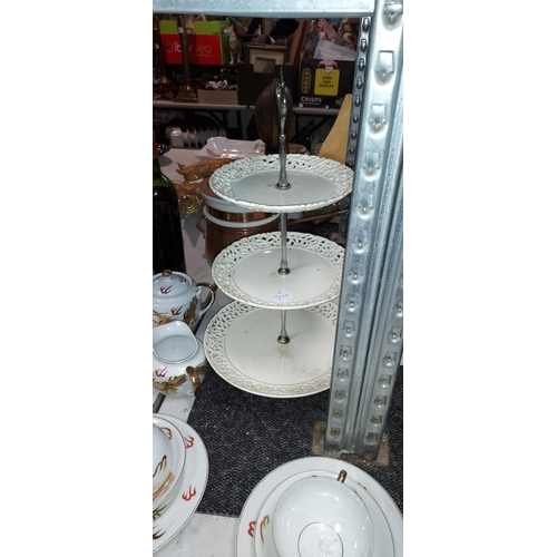 648 - Leeds Creamware Cake Stand A/F