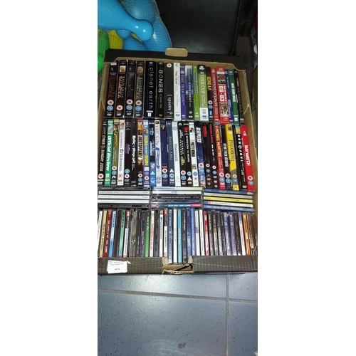 674 - Box Of Dvd'S And Cd'S