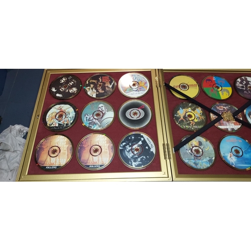 447 - Queen Gold Cd 20 Disc Set With Framed Shaped Storage Case