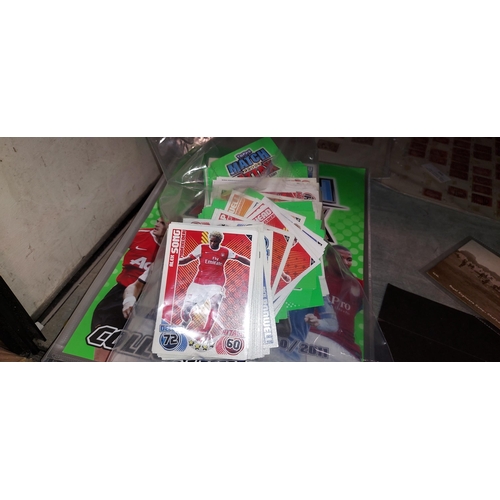 591 - Approx 700 Match Attax Cards In Folder And Poly Bag