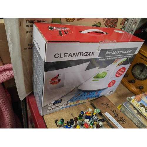 147 - Cleanmaxx Anti-Dust Mite Vacuum Cleaner