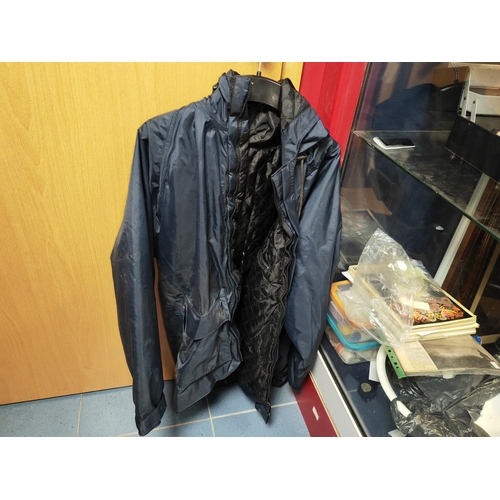 32 - Titan Waterproof Coat Size Xl