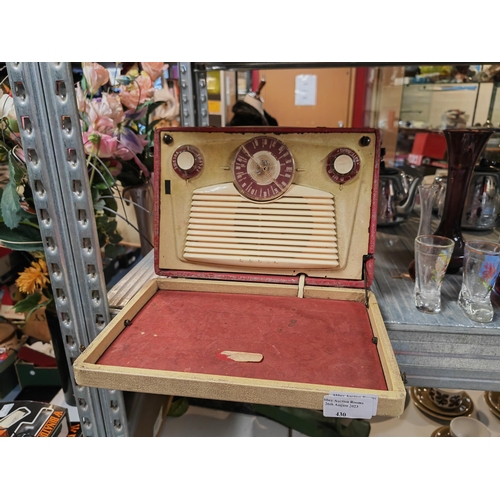 430 - Vintage Radio In Case